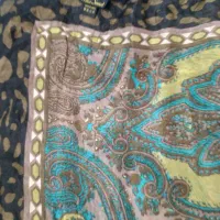 شال وروسری|لباس|مشهد, کوه سنگی|دیوار