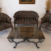 ست مبلمان کلاسیک ۴ نفره چوبی + میز شیشه ای زیبا