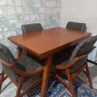 یک عدد میز ناهار خوری ‌‌ نو