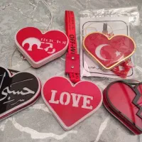 چرم مشکی|لباس|ماکو, |دیوار