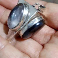 تا گرون نشده بخر گردنبند بزرگ هرمی سه سنگ درشت|جواهرات|مشکیندشت, |دیوار