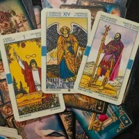 فال تاروت ۱۰۰