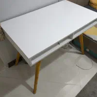 میز کار فضا دار