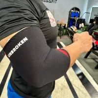 زانوبندوارنج بندبدنسازی پاورلیفتینگ قویترین|تجهیزات ورزشی|آمل, |دیوار