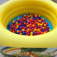 استخر آب بازی  همراه توپ