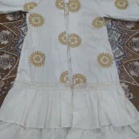 تعدادی لباس|لباس|زابل, |دیوار