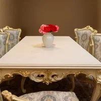 میز غذاخوری سلطنتی