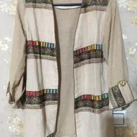 تعدادی مانتوی زنانه