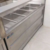 وسایل بیرون بر رستوران. کانتر گرمکن غذا