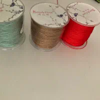 گردنبندهای صدفی در رنگ‌های متنوع