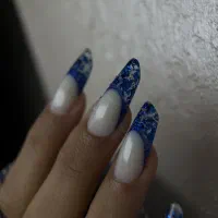 کاشت ناخن تخصصی و آموزش