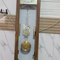 میز و ساعت