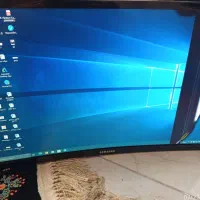 مانیتور و کیبرد و موس و کابل و گوشی تلفن