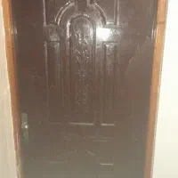 در چوبی محکم