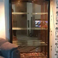 ویترین شیشه ای