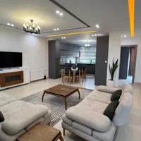 تمیزکردن منزل و محوطه توسط نیروی خانم و آقا