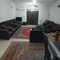 ۹۰ متری با پارکینگ و حیات خلوت