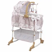 گهواره آنتی رفلاکس کنار مادر