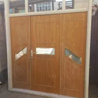 دوتا عدد کمد دیواری ویک عدد درب تقسیم کننده