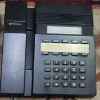 دو عدد تلفن قدیمی