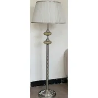 آباژور ایستاده