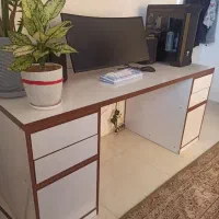 میز کامپیوتر و صندلی مدیریتی