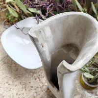 روشویی ساده دستشویی با شیر آلات کامل و تمیز و سالم