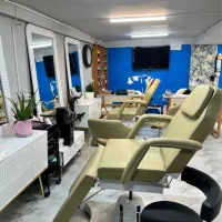 دستیار سالن زیبایی