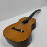 گیتار کلاسیک Hofner HC503  نوازندگی روان