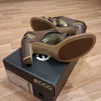 کفش اکو  رنگ قهوه‌ای  36  نو