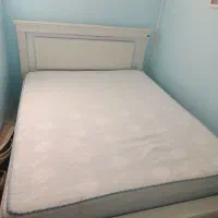 تخت دونفره همراه با تشک