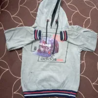 تعدادی شلوار و سویشرت و تیشرت کودک۱۰تا۱۲سال