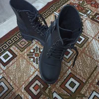 کفش نو|کیف، کفش، کمربند|قم, هنرستان|دیوار