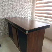 میز شیک و سالم