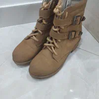 بوت و کتونی و کالج