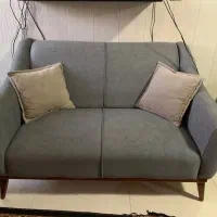 مبل راحتی و میز عسلی