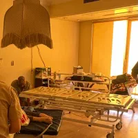 تخت برقی سه شکن بیمارستانی