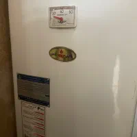 یک عدد آبگرمکن دیواری