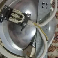 تعدادی لامپ سقفی وپرژکتوری|لامپ و چراغ|قم, شهرک طالقانی|دیوار