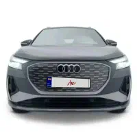 AUDI  Q4  etron  حواله