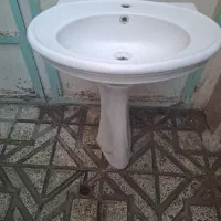 روشویی پایه دار