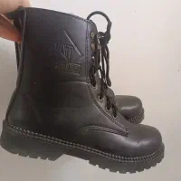 کفش بوت سایز ۳۹