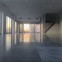 ۱۸۰ متر تجاری ۳نبش ۱۰ پارکینگ سندی