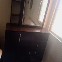 دراور چهار کشویی یه درب بغل اینه کشویی
