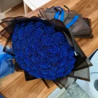 دسته گل و باکس ربانی شاخه ای ۲۵ تومن