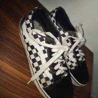 کفش شطرنجی  فقط  و فقط  ۲۹۰