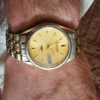 ساعت وانگشتر چندسنگ