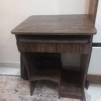 میز کامپیوتر و لپ تاپ