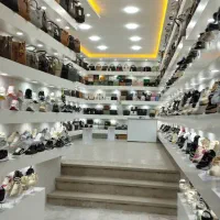 فروشنده کیف و کفش