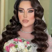 شنیون و مکاپ عروس وهمراه با تخفیف ۵۰٪ به مدت محدود